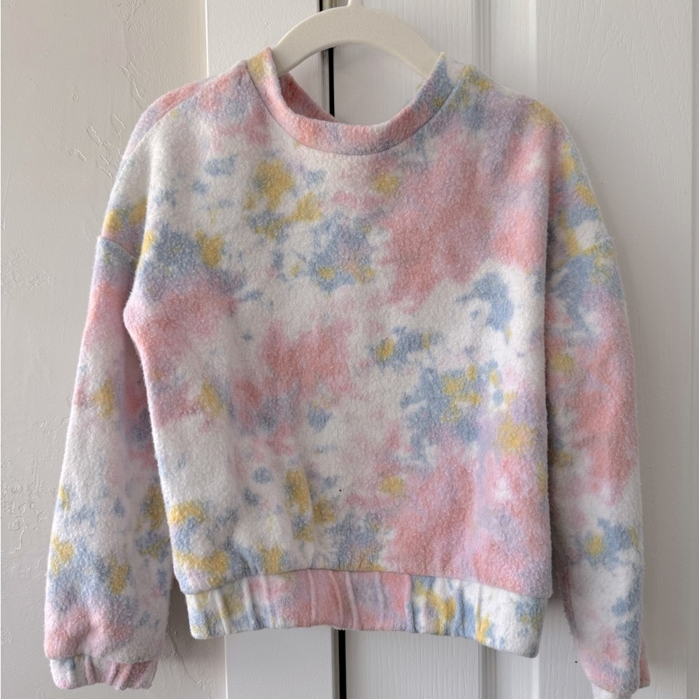 Girls tie dye crew neck sweater.